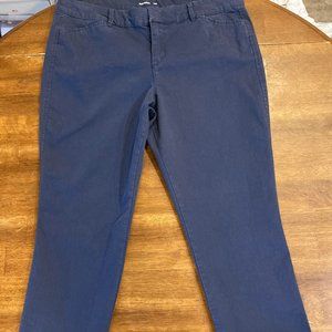 Old Navy Mid-Rise Pixie Cropped Chino Pants for Women Navy Blue Size 12 EUC